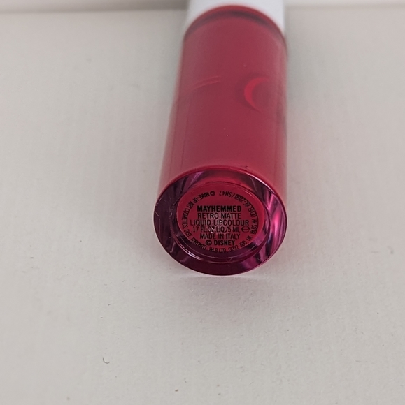 MAC x Disney Cruella Retro Matte Liquid Lipcolour - Mayhemmed - Picture 2 of 2